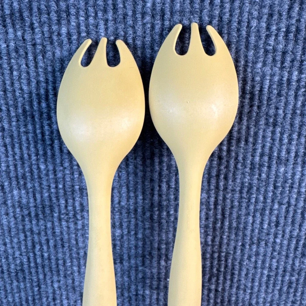 Tupperware vintage salad